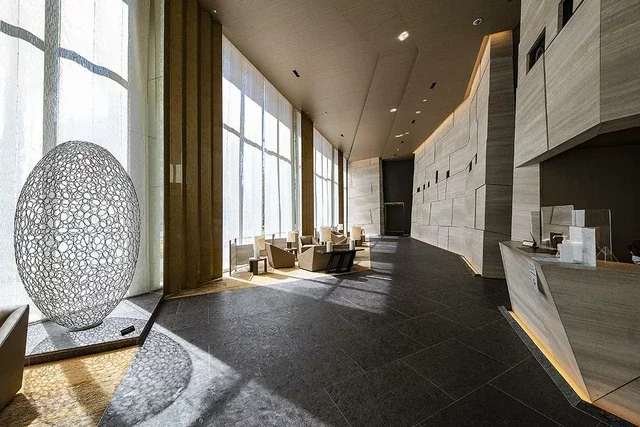 ブリリアザタワー東京　八重洲アベニュー エントランス