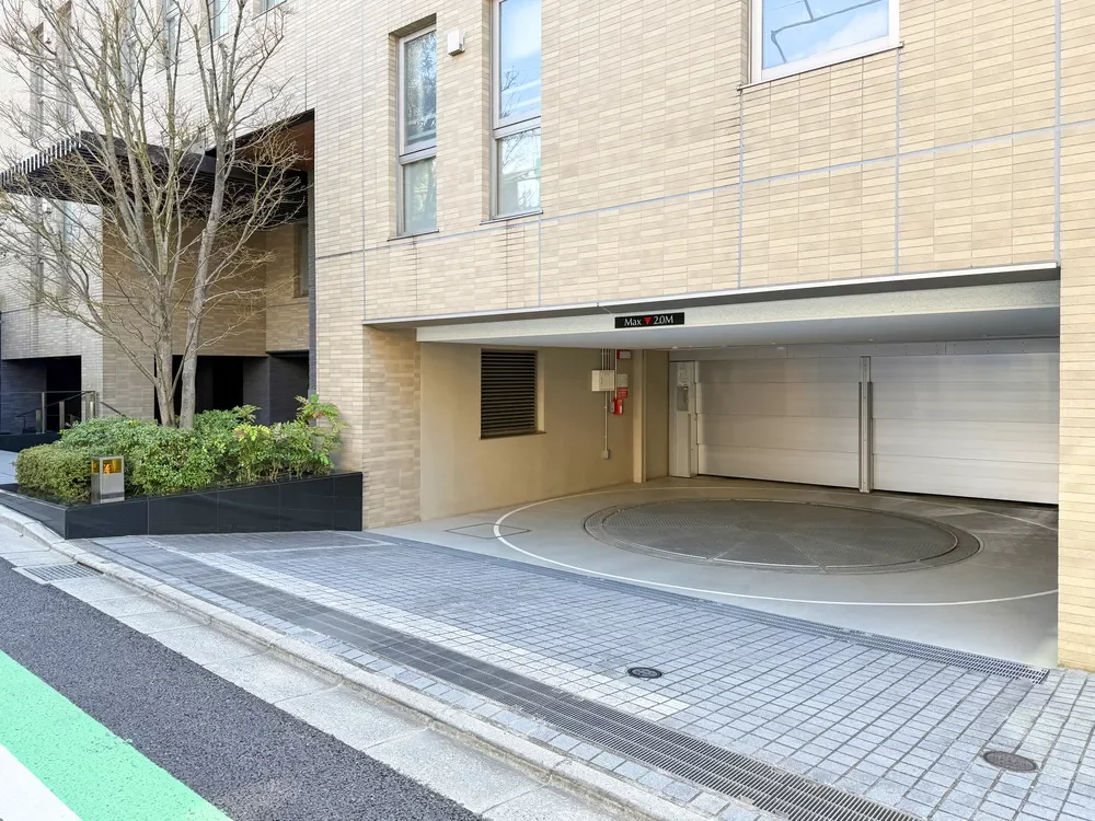 ブランズ牛込神楽坂 駐車場