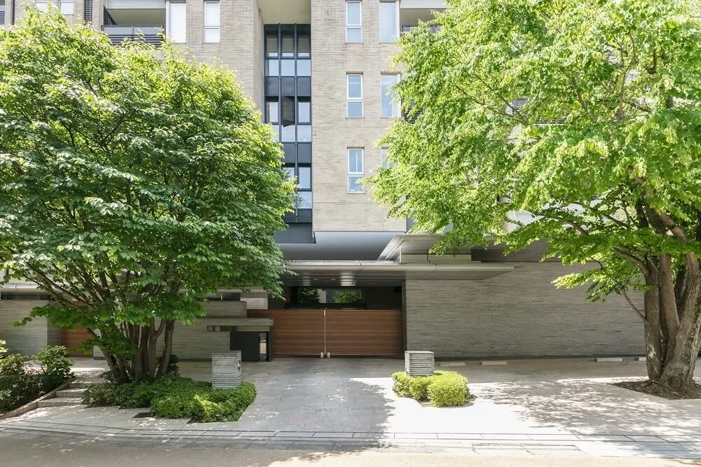 ブリスベージュ神宮前 エントランス