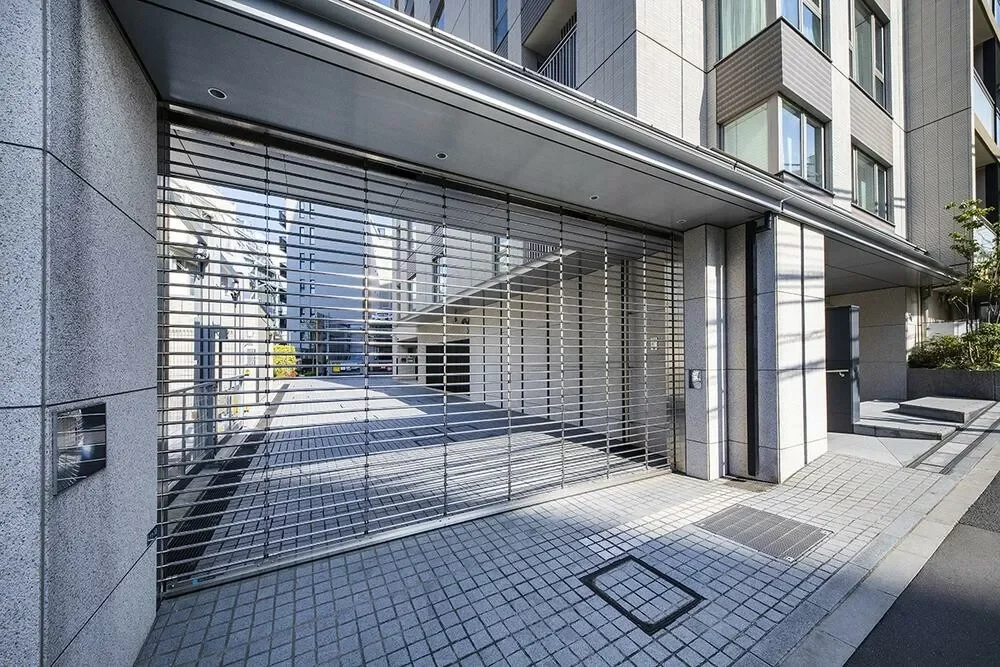 プラウド恵比寿南 リモコン式高速リングシャッターゲート