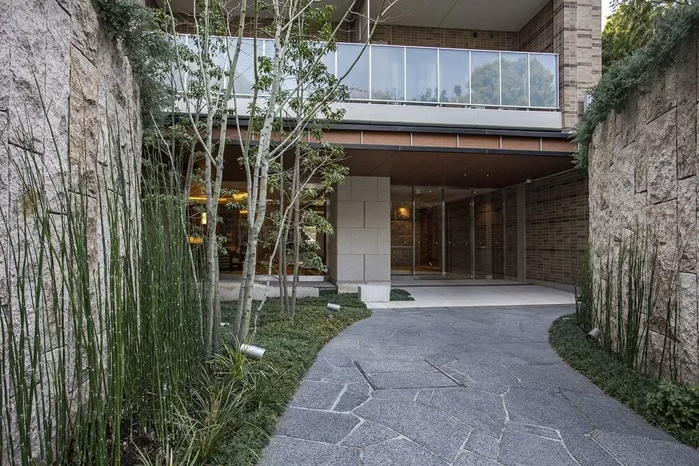 ブランズ渋谷常盤松 アプローチ