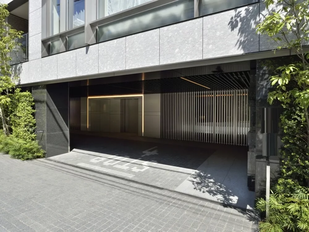 プラウド六本木 エントランス