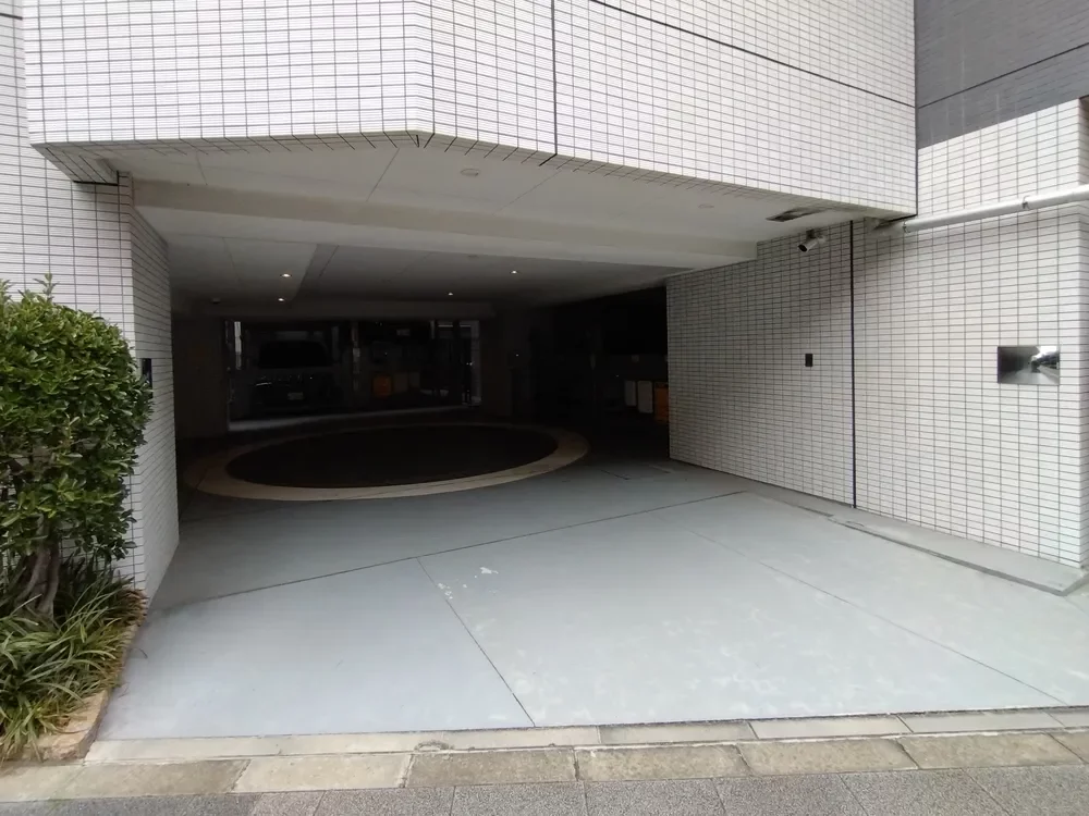 シティインデックス神田 駐車場入り口