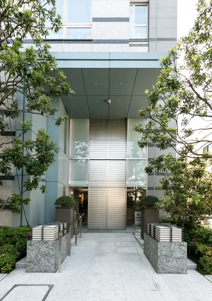 プレミスト六番町 エントランス