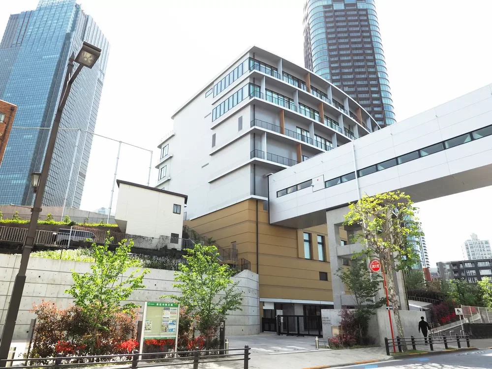 港区立赤坂中学校