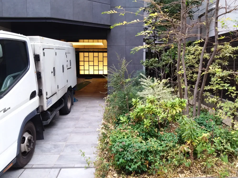 ライオンズ千代田岩本町ミレス アプローチ