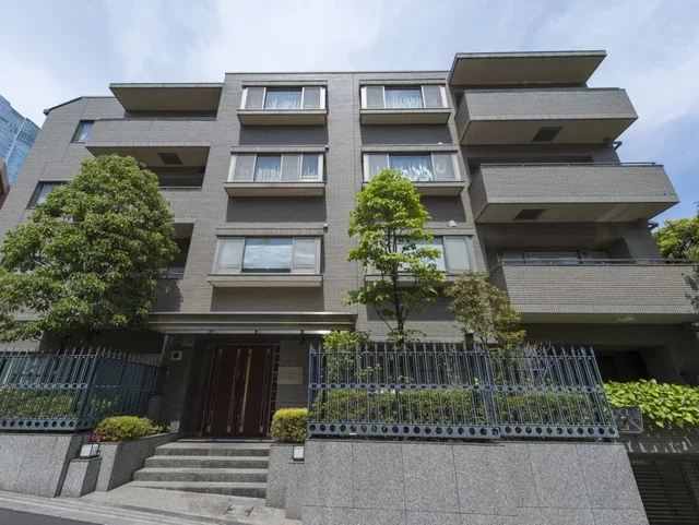 エル・コモド元麻布外観