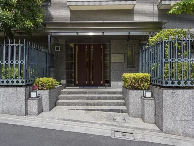 エル・コモド元麻布 エントランス