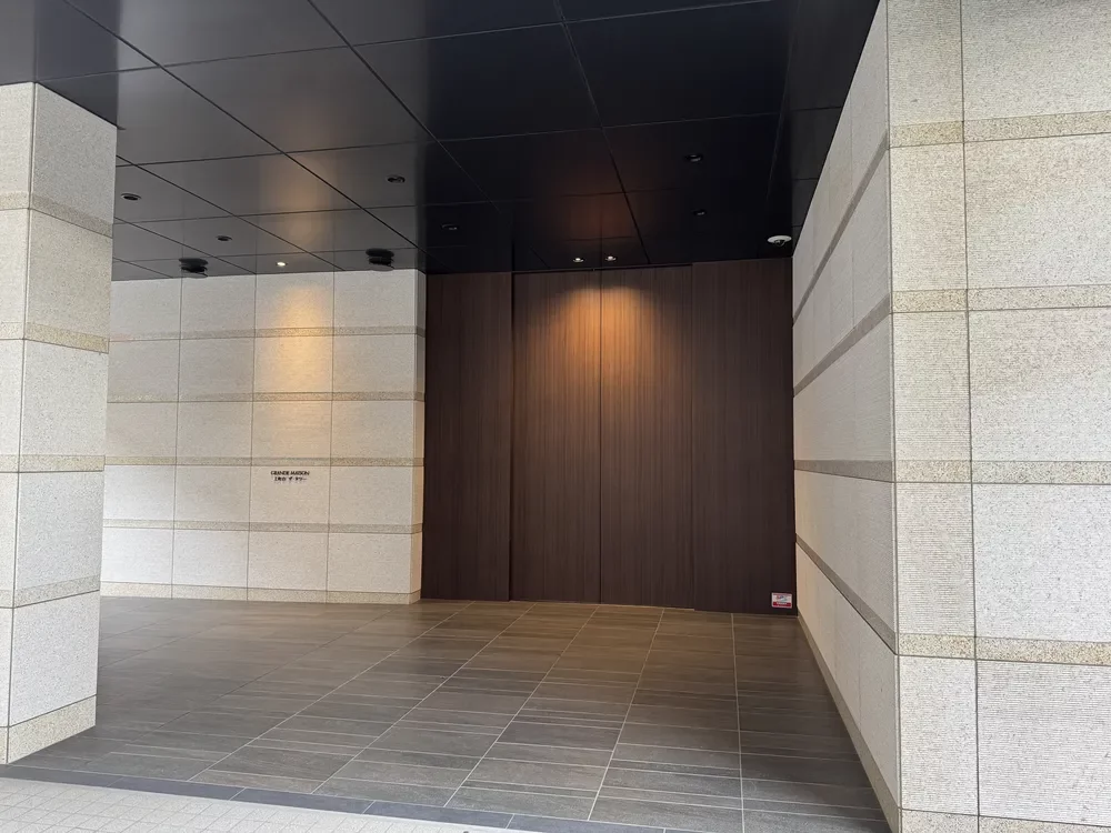 グランドメゾン上町台ザ・タワー エントランス