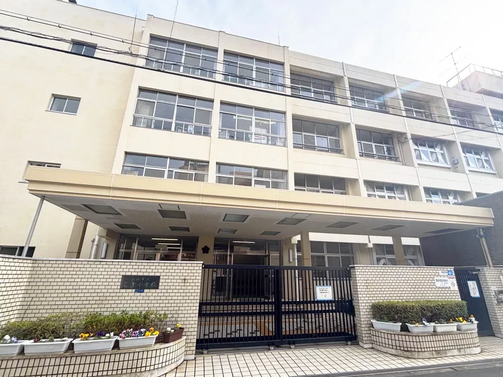 大阪市立高津小学校