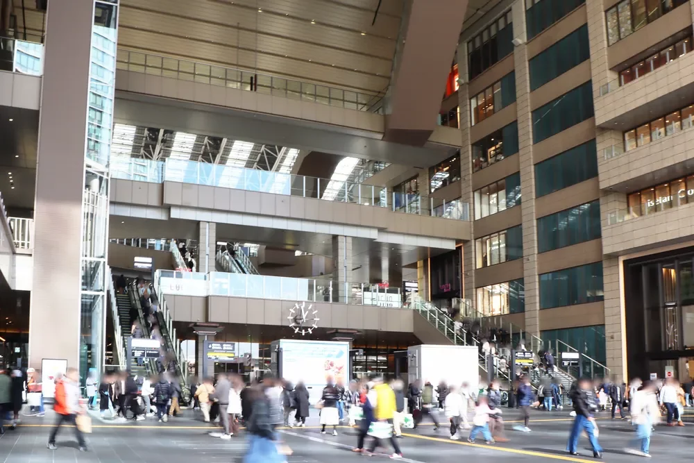 JR「大阪」駅