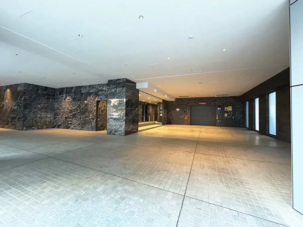 プレミスト東銀座築地アークコート 車寄せ