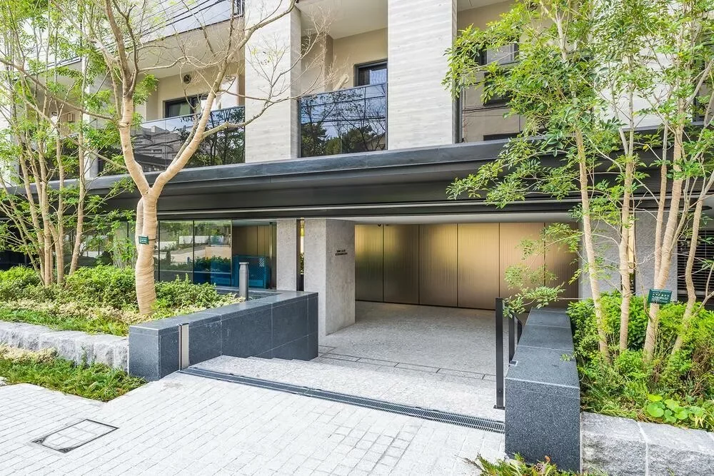 ディアナコート池田山公園 アプローチ