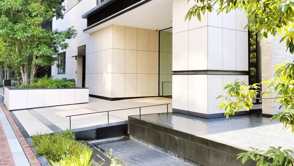 タワーエントランス