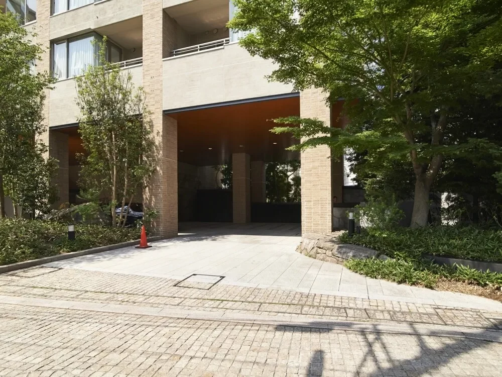 オパス有栖川テラスアンドレジデンス エントランス