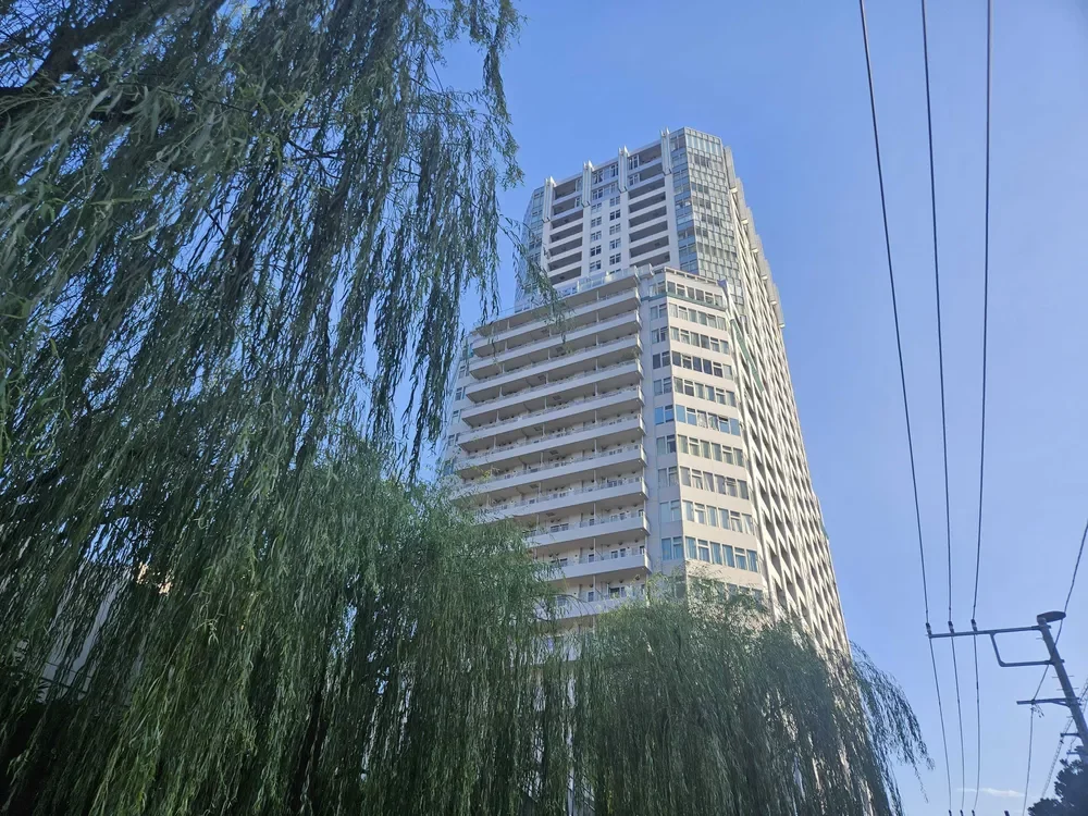 ラグナタワー外観