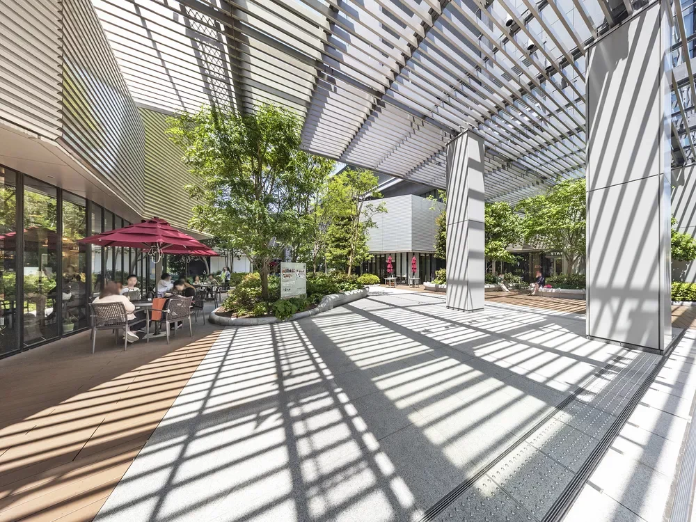 「飯田橋」駅前に建つ「飯田橋サクラテラス」は近場のお出かけにも最適。