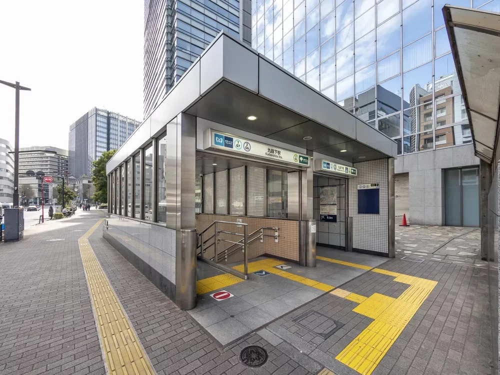 東西線九段下駅