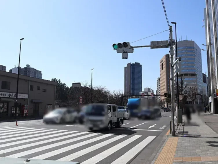「市ヶ谷」駅前