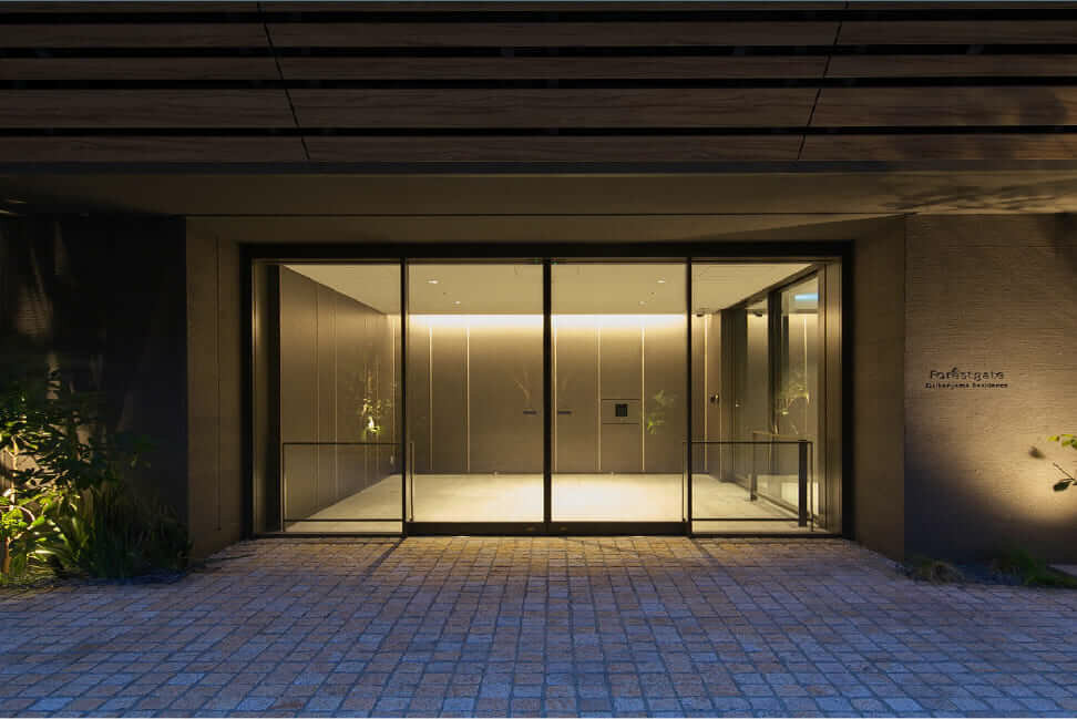 住宅エントランス（外観）｜フォレストゲート代官山レジデンス