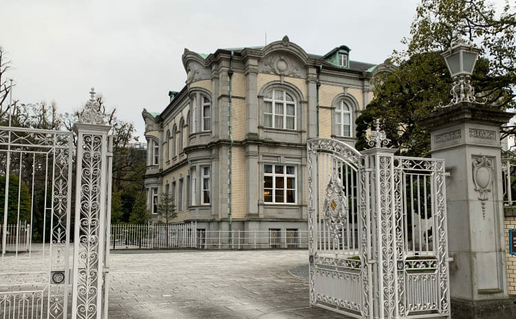 綱町三井倶楽部