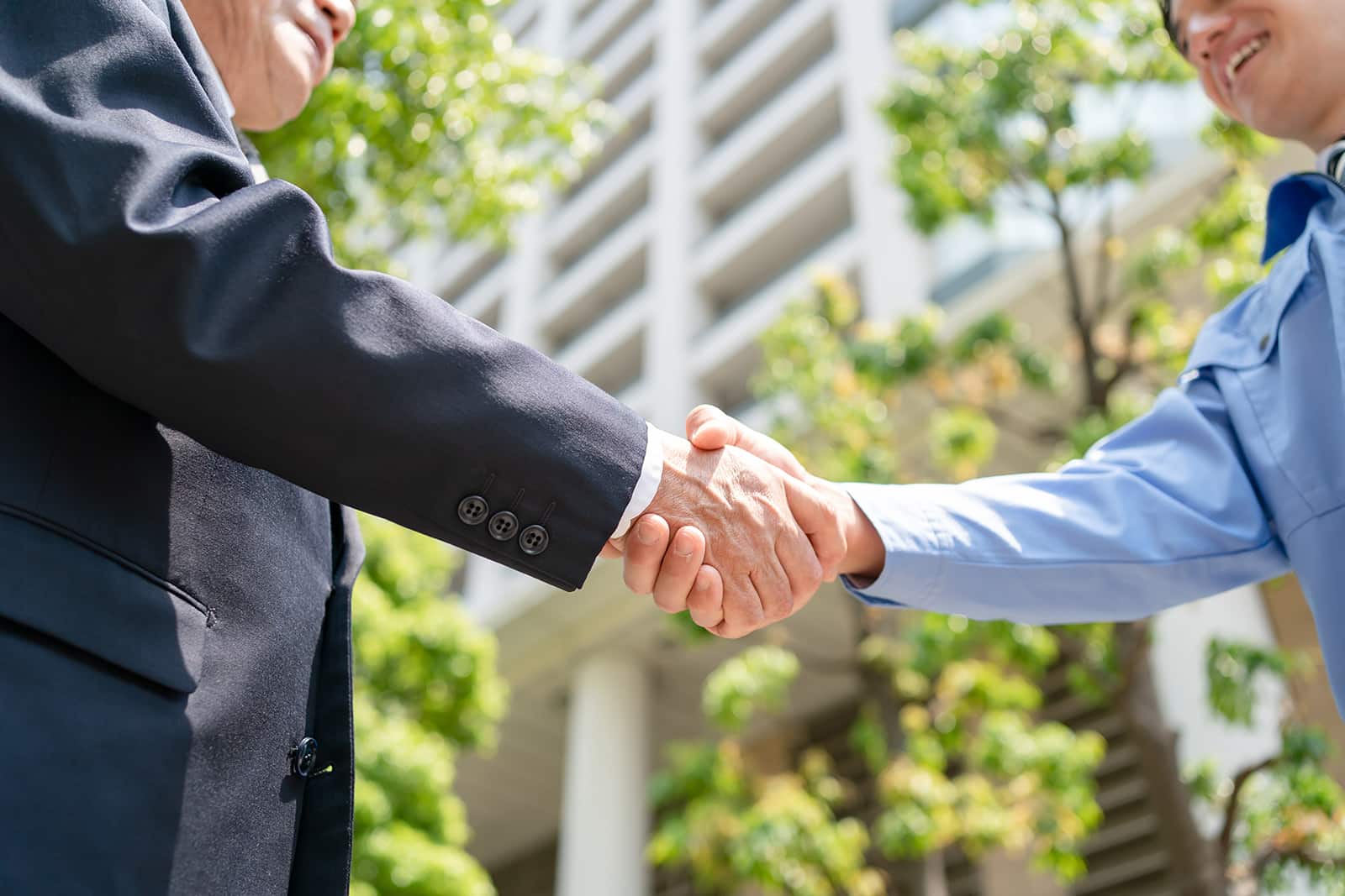 キャッシュフロー重視 vs. キャピタルゲイン重視｜不動産投資戦略の違いと選び方