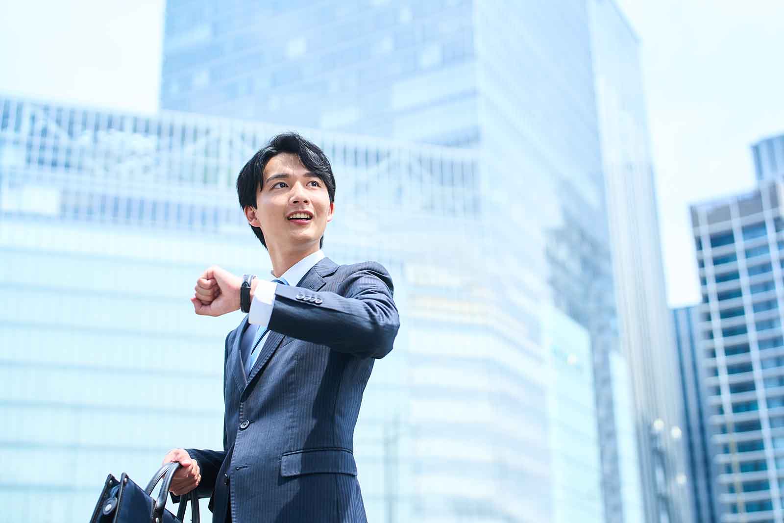 サラリーマンでも始められる？副業としての不動産投資ガイド