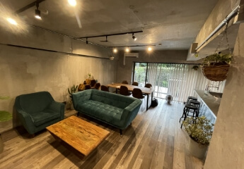 コンクリートをインテリアにしたクールなお住まい