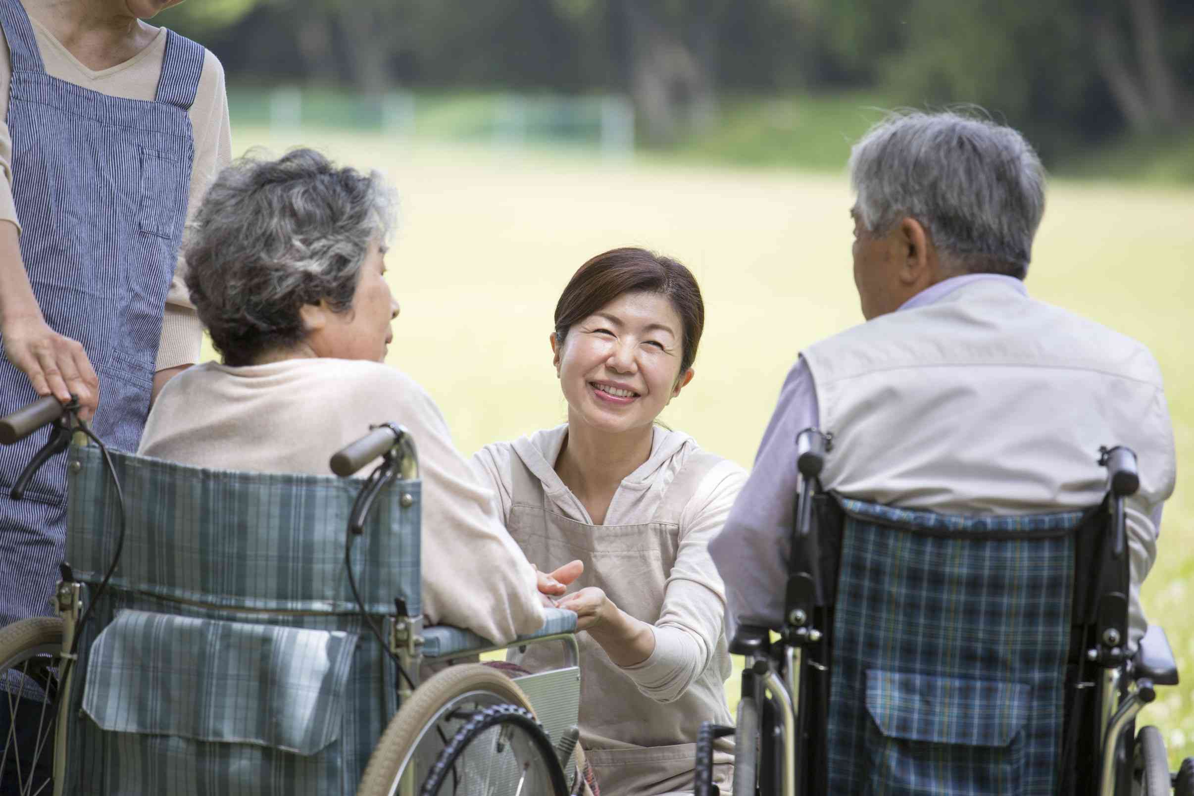 有料老人ホームの種類ごとの特徴や費用を解説！介護付きや住宅型、健康型も紹介