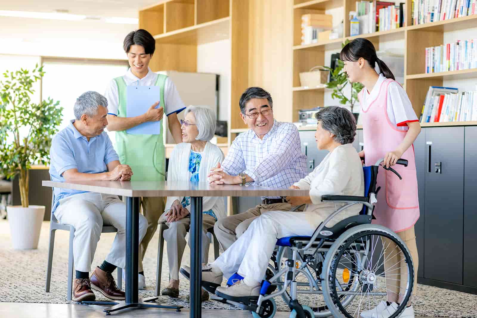 介護施設を利用者の状態別に解説！費用やサービス内容ごとの選び方も紹介