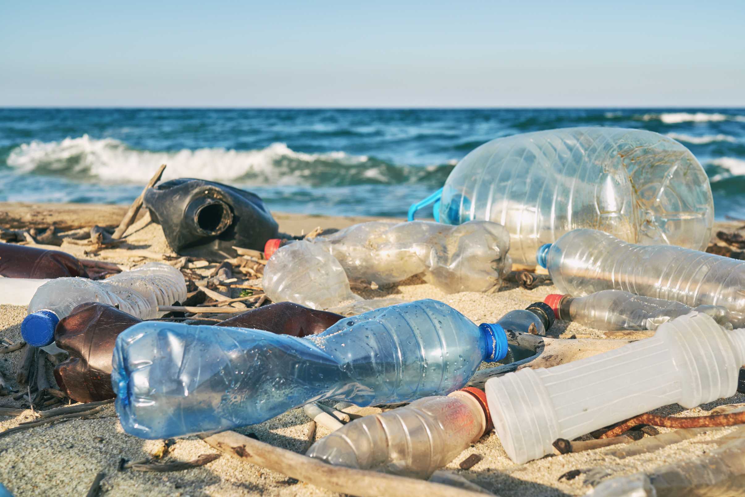 プラスチックゴミの増加で起こる問題を解説！今すぐできるゴミの削減方法も紹介
