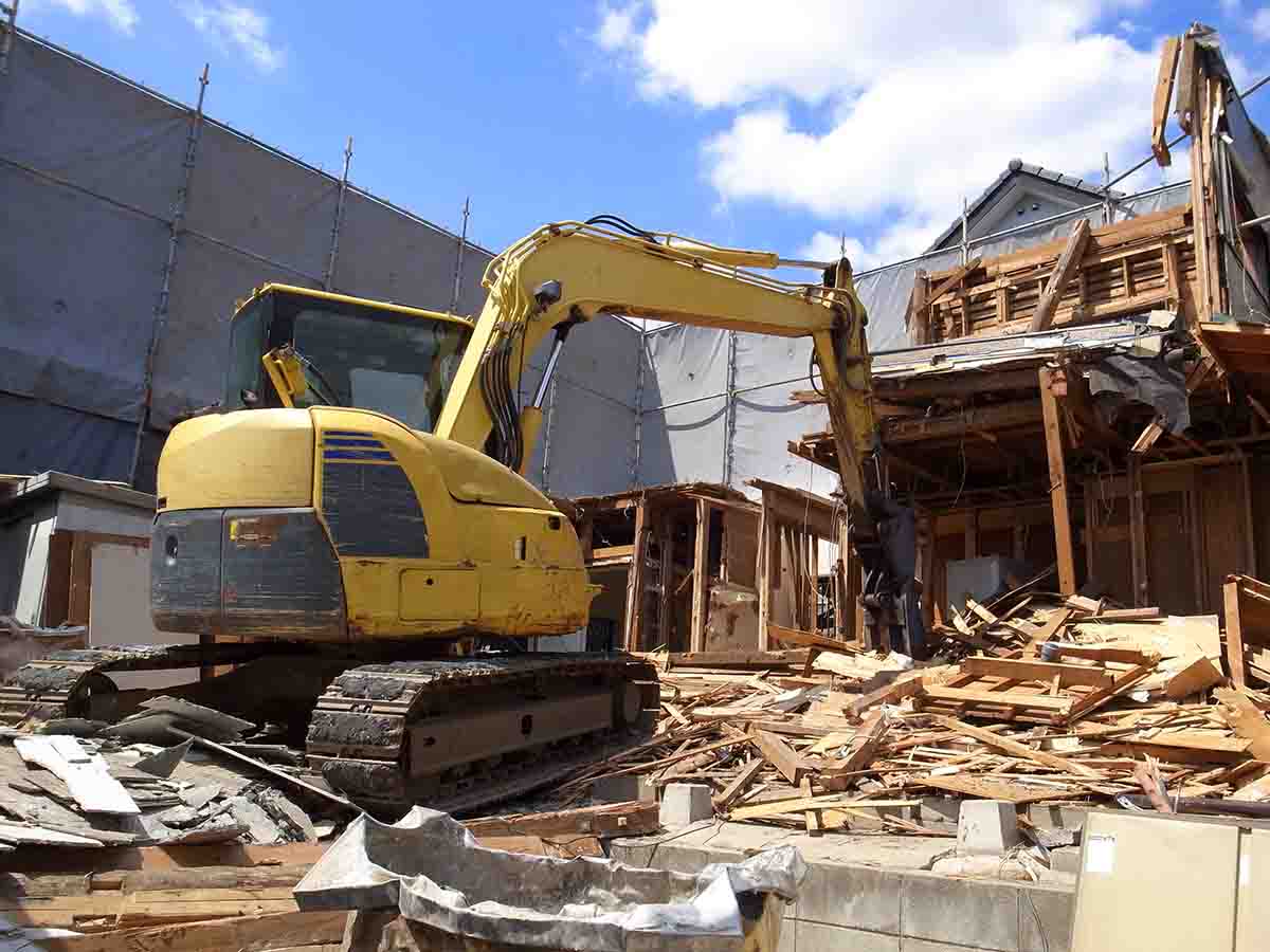 空き家の解体費用はどれくらい？費用を抑えるコツや払えない場合の対処法を解説