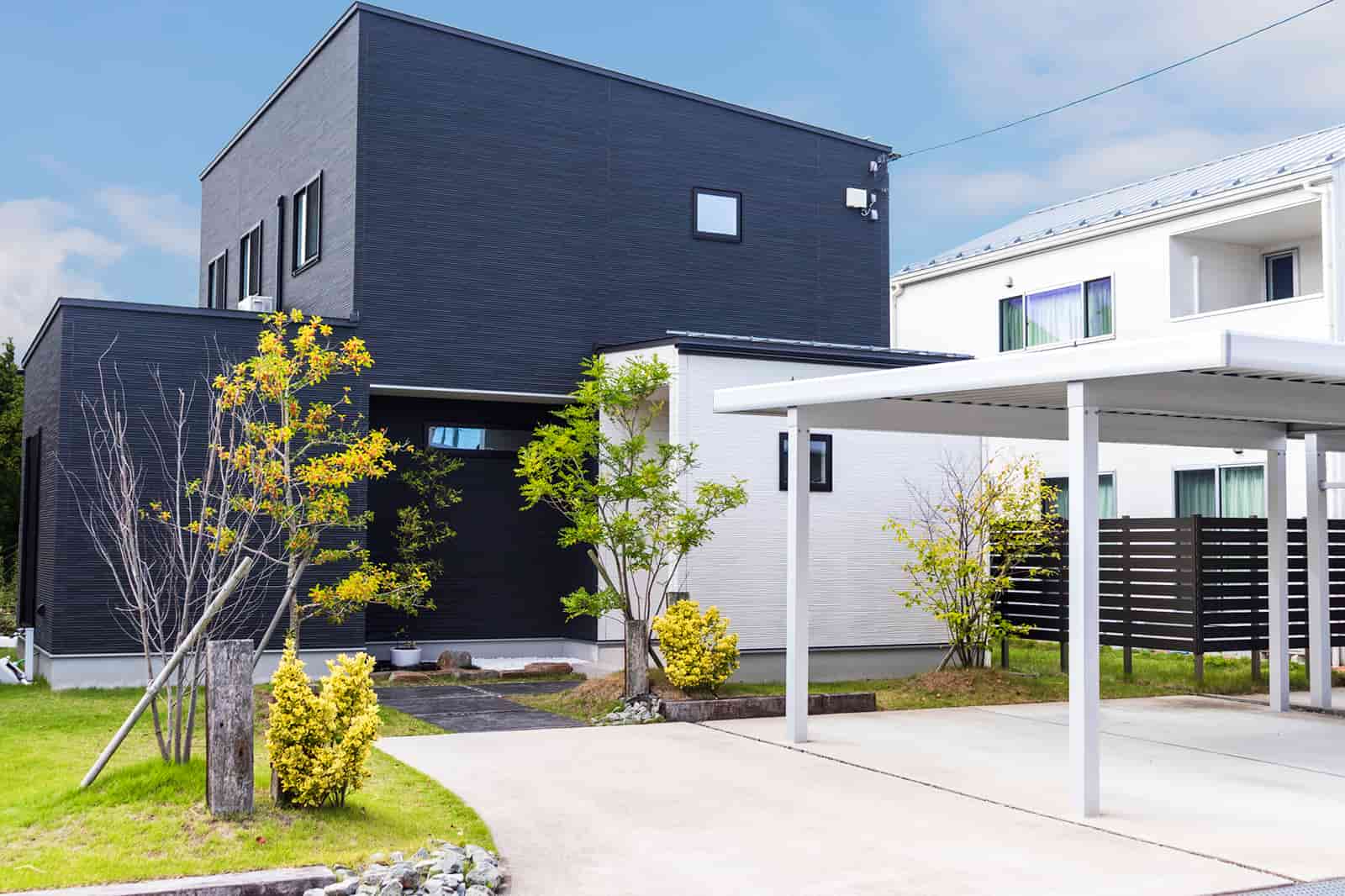 固定資産税が高い理由は？安く抑えるための特例を紹介