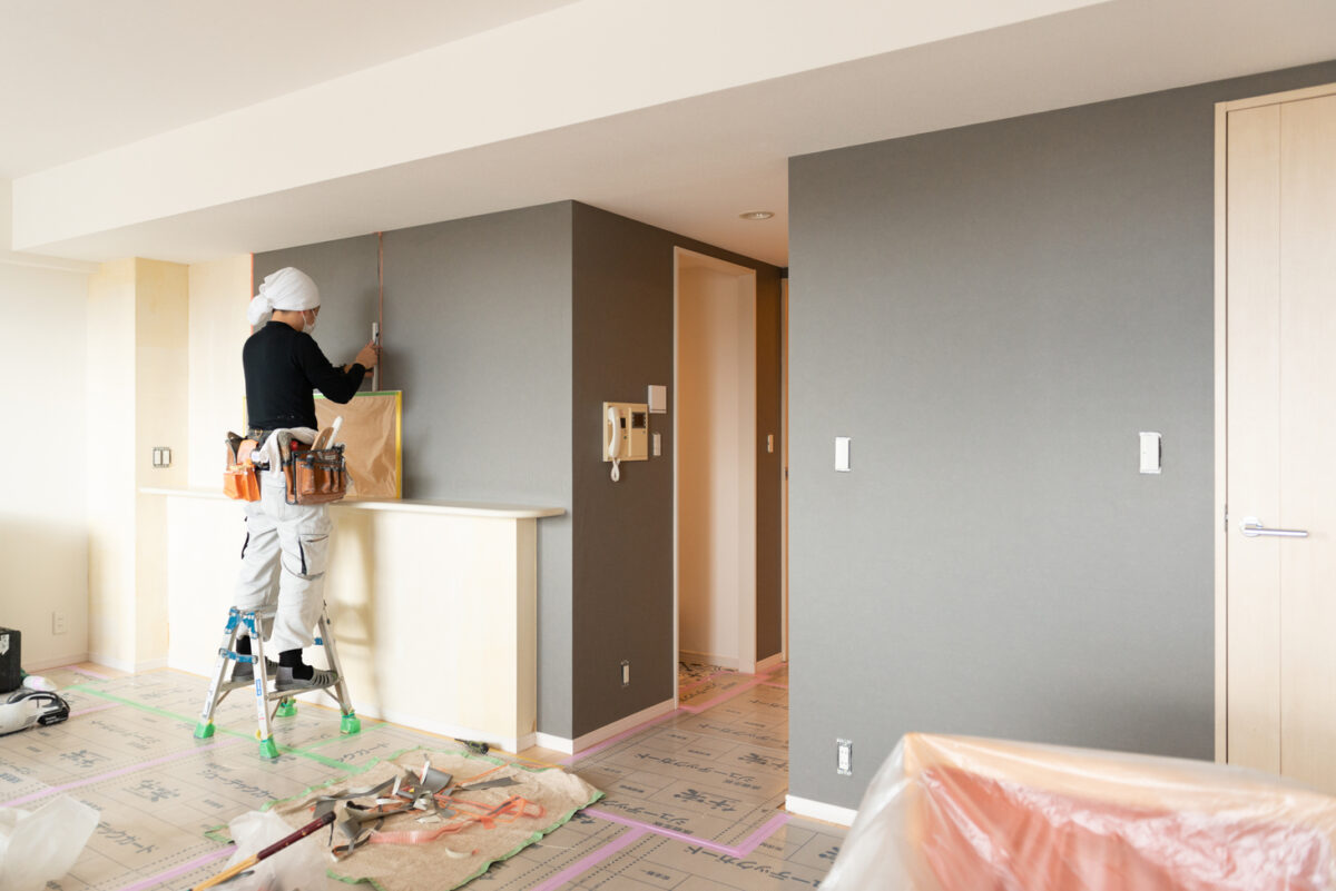 リビング 壁紙 貼り替え 費用