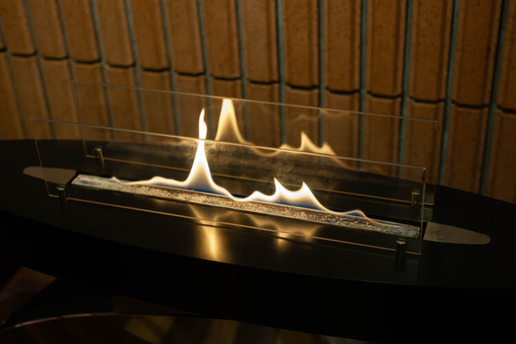 バイオエタノール暖炉とは？マンションでも設置可能な置き型・埋め込み型暖炉