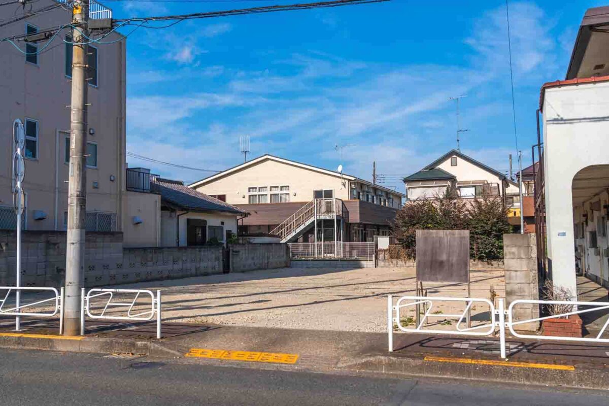 住宅ローンが残っている土地を売りたい場合:金融機関
