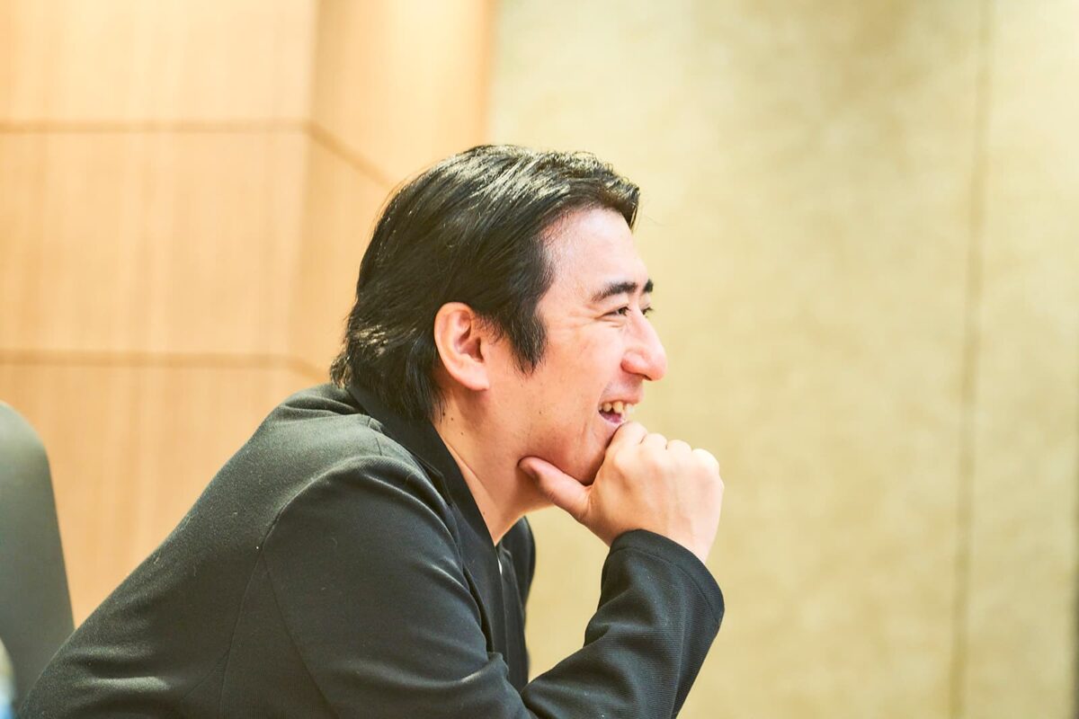 干渉しすぎず、遠すぎず、心地よい関係性の3人