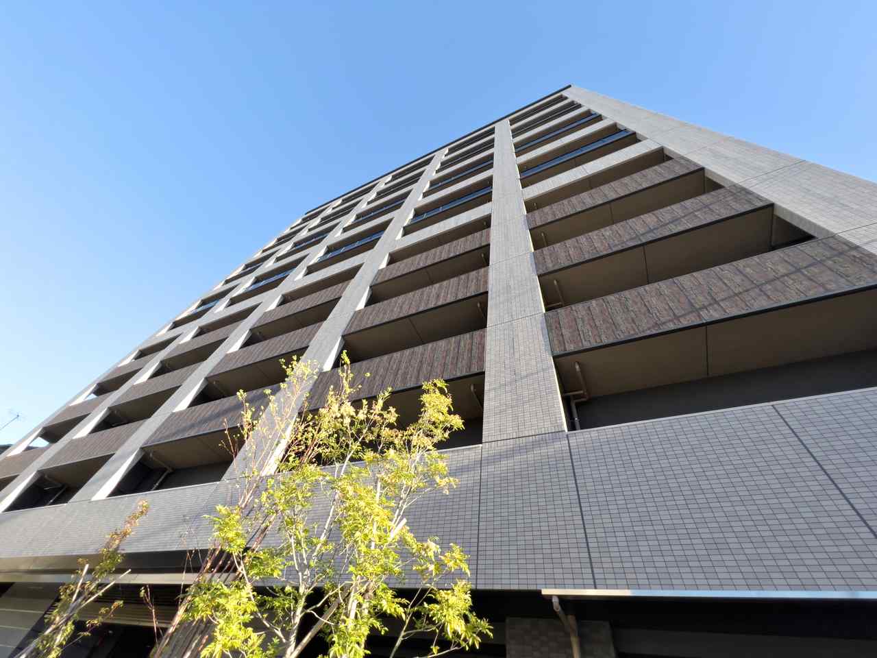 相続したマンションの売却の流れは？必要な手続き・税金・注意点を解説