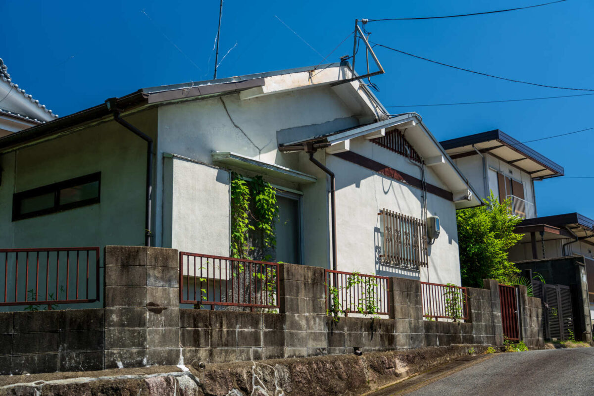 売却前の空き家を自分で片付ける方法とメリット・デメリット