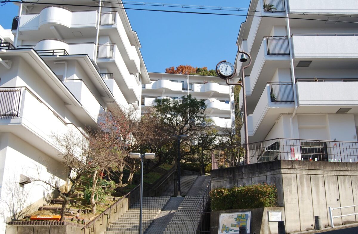 傾斜地マンション　問題点