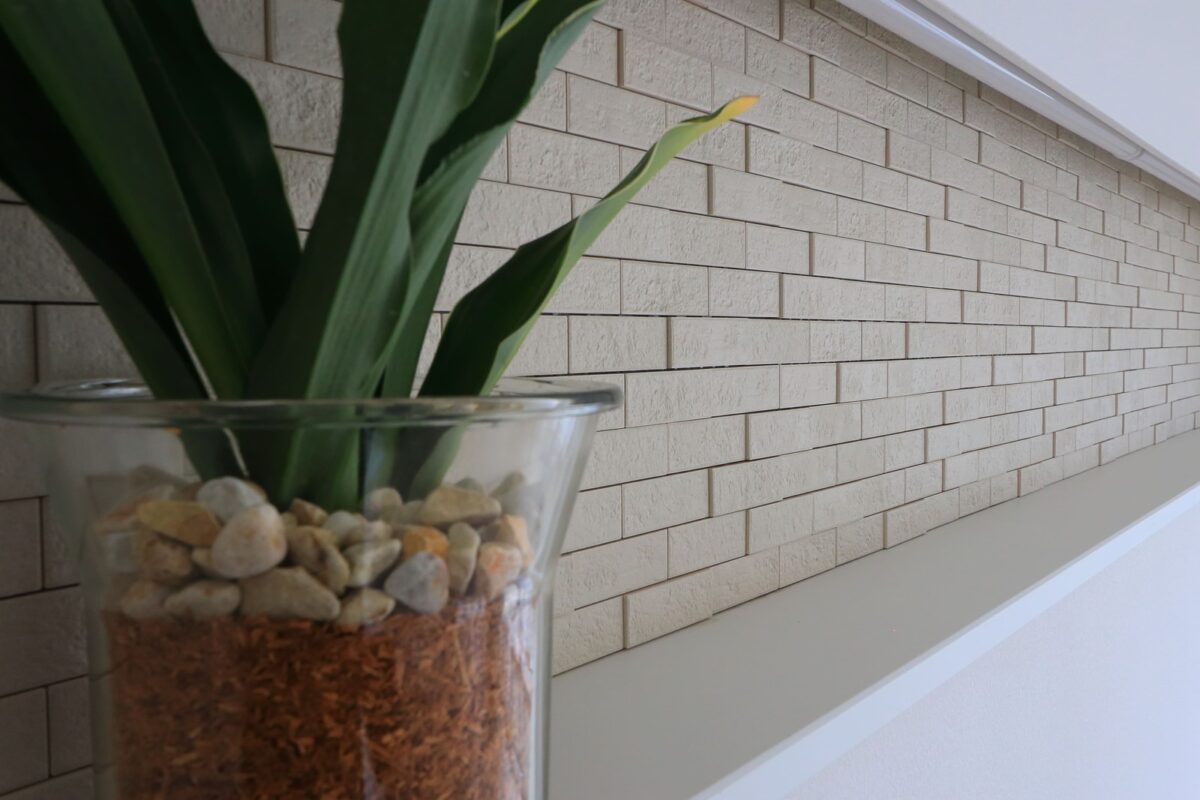 ニッチ　アクセントクロス　タイル