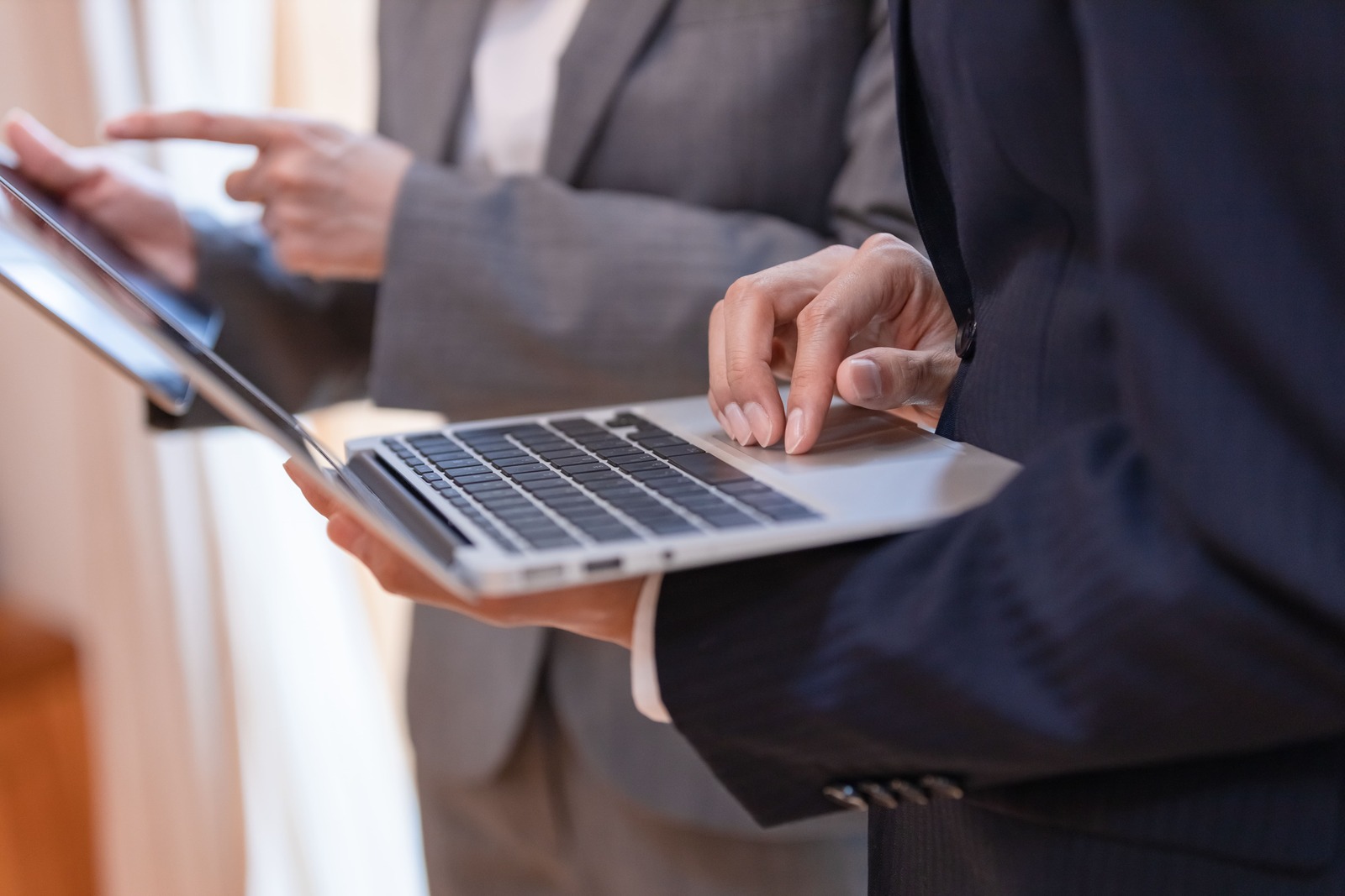 不動産売買の電子契約とは？ 流れやメリット・デメリットを解説