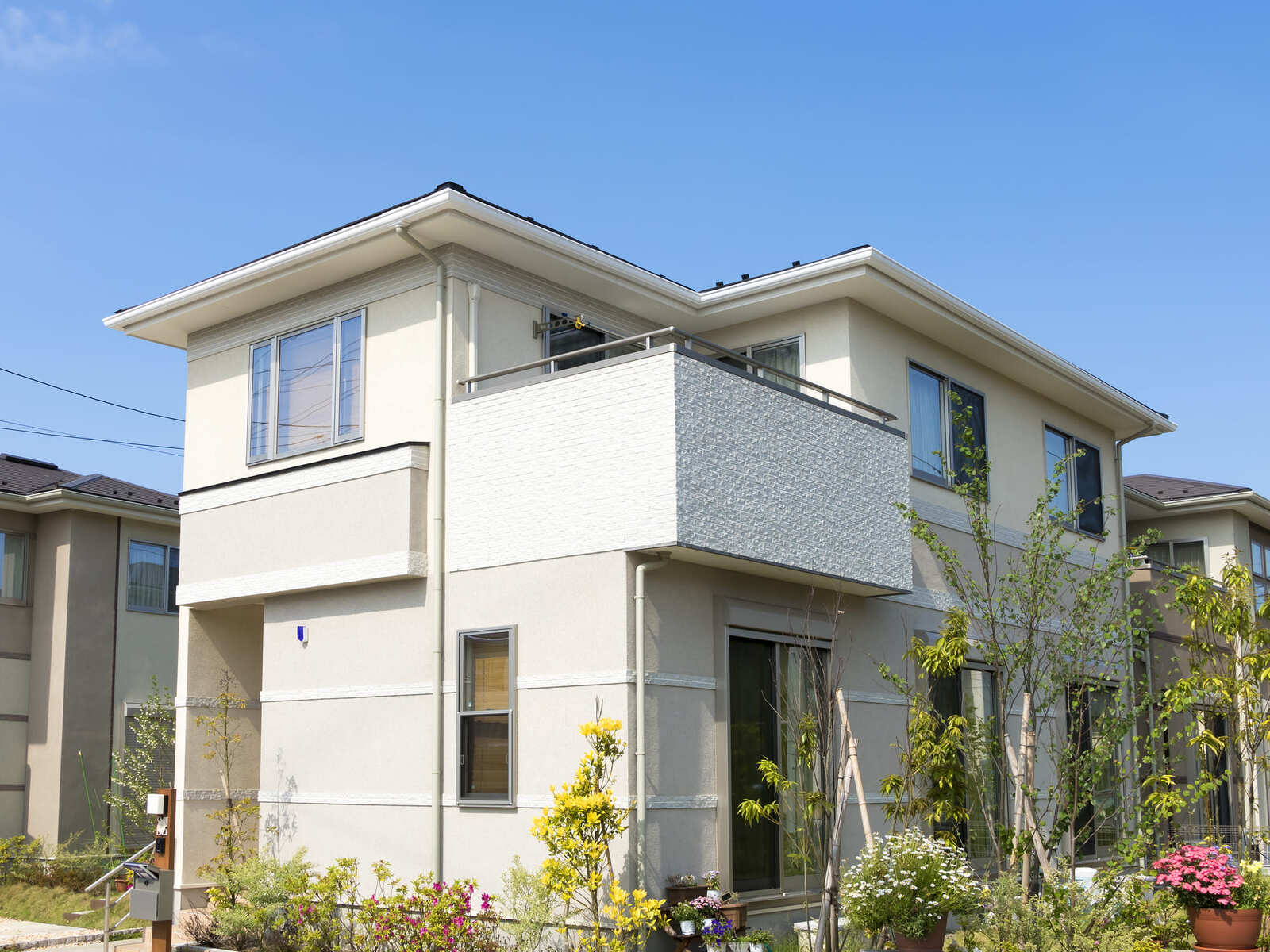 住宅ローンのフラット35の買取型と保証型の違いは？金利や団体信用生命保険についても紹介