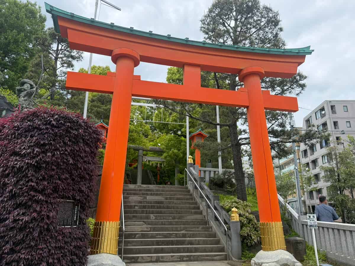 穴八幡宮